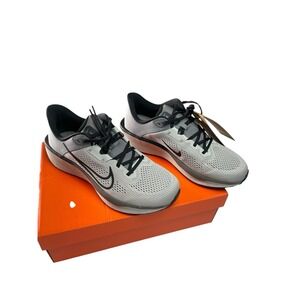 Nike Quest 6 Light Iron Ore‎ Size 11-Women, 9.5-Men